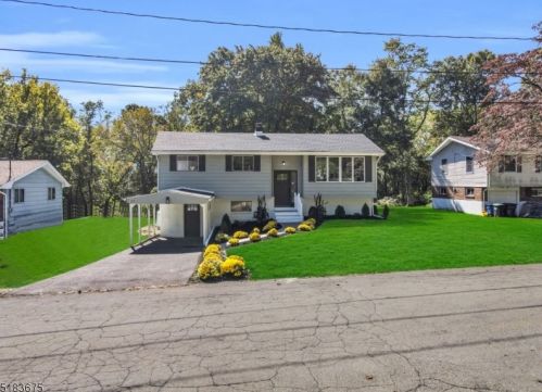 21 Gulick St, Port Murray, NJ 07865-4303