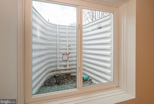 706 Hornblende Ave, Kennett Sq PA  19348-3614 exterior