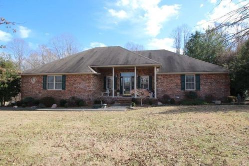 670 Fox Run Ln, Lafayette, TN 37083-3260