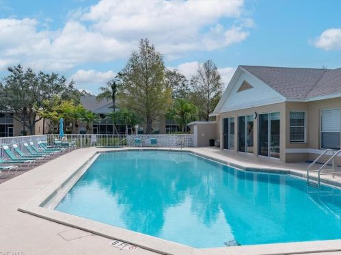 150 Pebble Shores Dr, Naples FL  34110-9291 exterior