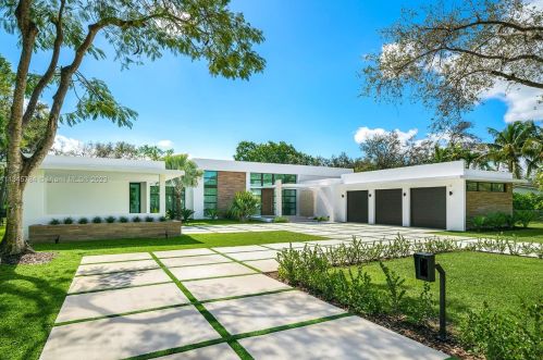 6830 104th St, Miami, FL 33156-3254