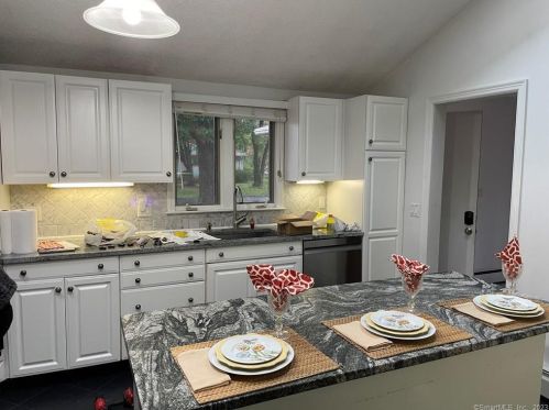 77 Northbrook Dr, Hartford CT  06117-1522 exterior