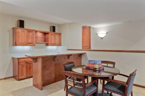 1888 White Oak Dr, Chaska MN  55318-2878 exterior