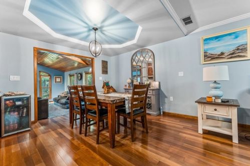 504 Cambria St, Hermitage PA  16148-1373 exterior