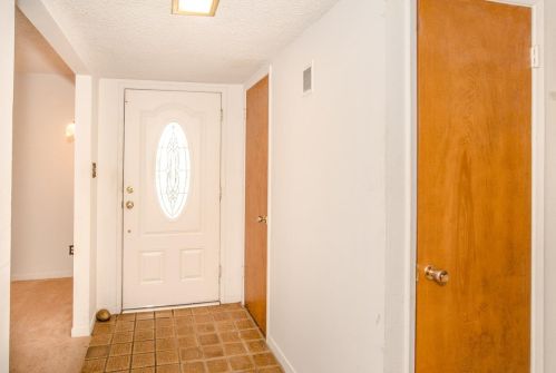 4 Casa Linda Dr, Woodland CA  95695-4612 exterior