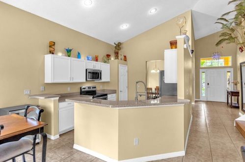 418 Riggs Cir, Davenport FL 33897-6007 exterior