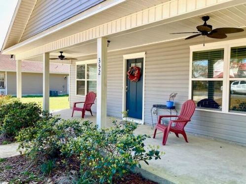 352 Park Ave, Defuniak Springs FL  32435-2611 exterior