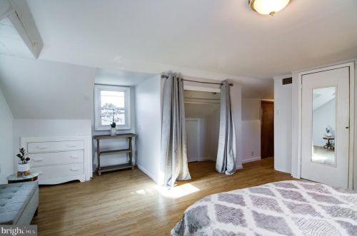 3143 Annandale Rd, Falls Church VA  22042-4243 exterior