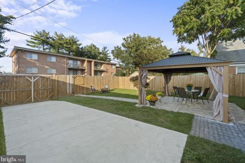 2216 S St, Washington, DC 20002-1917