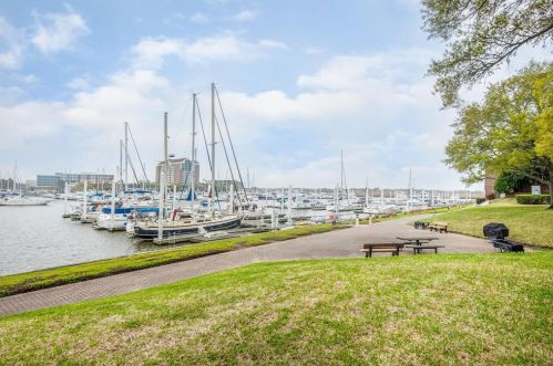 1725 Enterprise Ave, League City TX  77573-2903 exterior