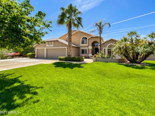 2727 Pegasus St, Gilbert, AZ 85234-3906