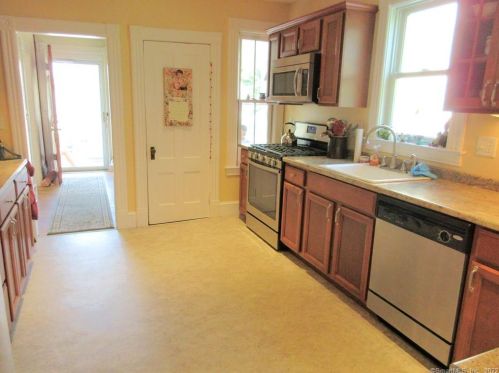 21 Berkeley Ave, United States Coast Guard Ac CT  06320-5311 exterior