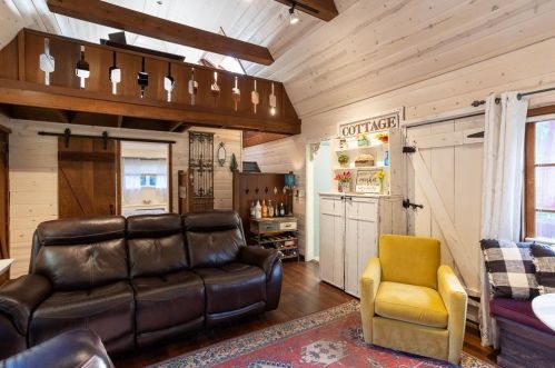 212 Riverside Ave, Ben Lomond CA  95005-9588 exterior