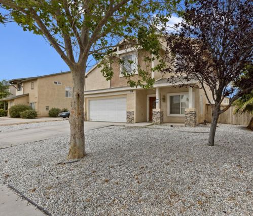 14604 Nelson Ave, Victorville, CA 92394-7068