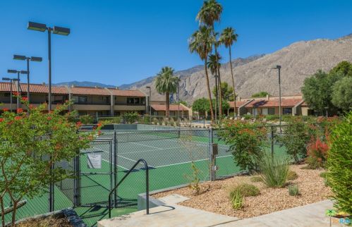355 Avenida Caballeros, Palm Springs CA  92262-6173 exterior