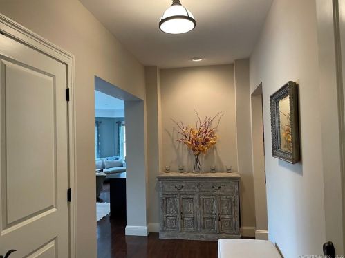 103 Main St, Stonington, CT 06378-1254