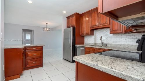 8710 11th St, Hollywood, FL 33025-3349