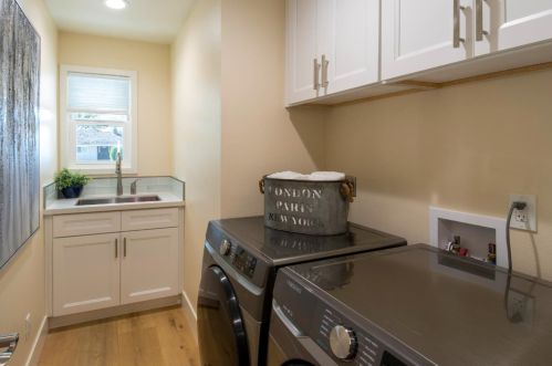 1466 Hollenbeck Ave, Sunnyvale CA  94087-4238 exterior