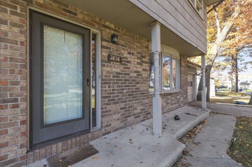 1434 Beech Tree Dr, Green Bay, WI 54304-1704