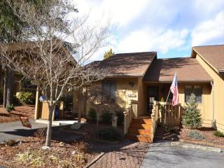 803 Red Oak Dr, Hendersonville NC  28791-1949 exterior