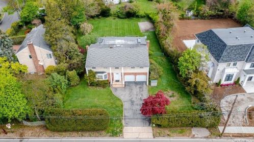 39 Arrandale Ave, Great Neck, NY 11024-1803