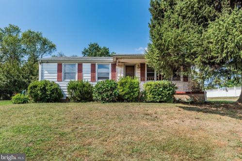 835 Humer St, West Enola, PA 17025-2924