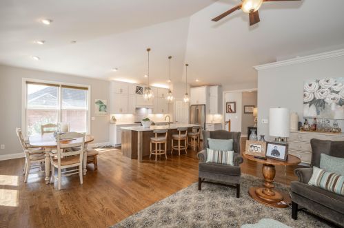 917 Keeneland Green Dr, Hamilton KY  41091-8025 exterior