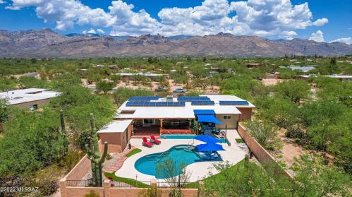 3721 Tres Lomas Dr, Tucson AZ 85749-9418 exterior