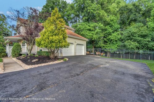 305 Bartley Rd, Jackson Twp NJ  08527-1166 exterior