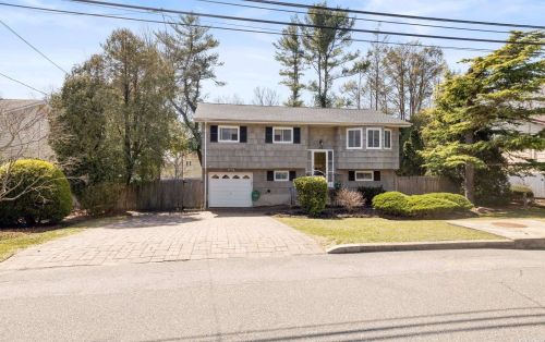 315 Concord St, Huntington Station NY  11746-6829 exterior