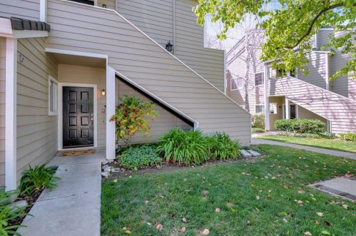 5891 Lake Almanor Dr, San Jose, CA 95123-2440