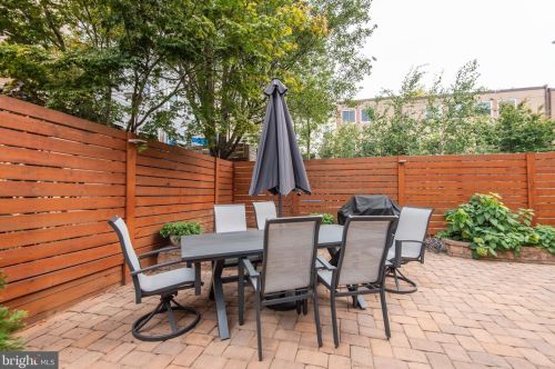 829 29th St, Philadelphia, PA 19130-1160