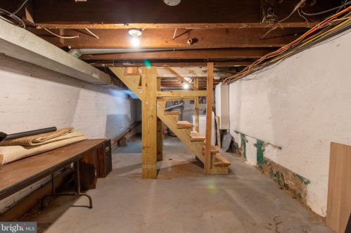 1011 Division St, Trenton NJ  08611-1014 exterior