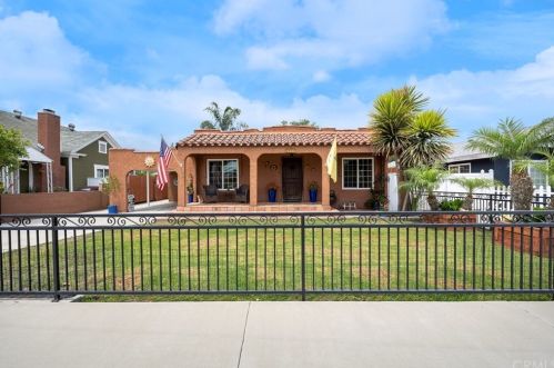 5811 Darlington Ave, Buena Park CA  90621-2108 exterior