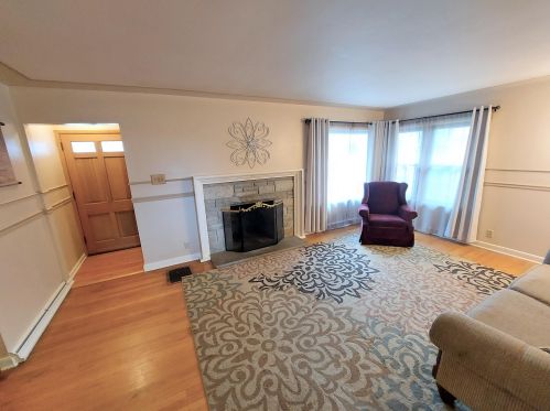 6027 Lake Dr, Cudahy WI  53110-3126 exterior