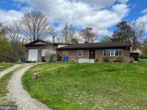 108 Beechcliff Dr, Carlisle, PA 17015-9097