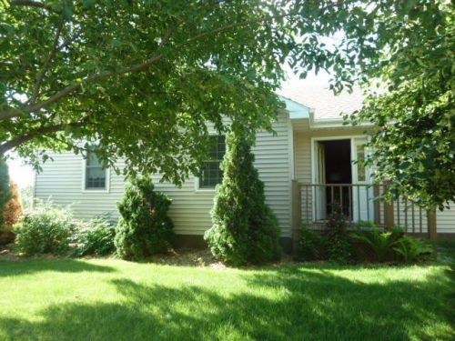 1315 10th St, Jamestown ND  58401-5239 exterior