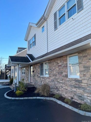 168 Lido Promenade, North Lindenhurst NY  11757-6737 exterior
