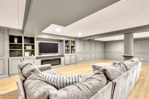 3 Equinox Ln, East Freehold NJ  07728-8652 exterior