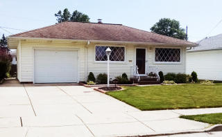 30864 Harrison Rd, Willowick, OH 44092-1017