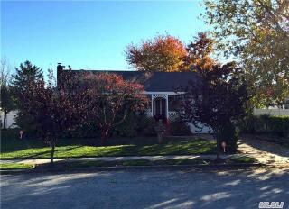 3674 Bridle Path, Bethpage, NY 11714-4002