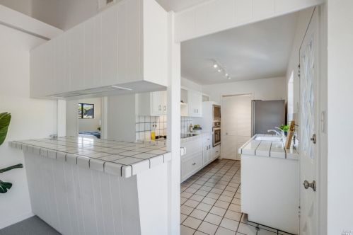 283 Cecilia Way, Tiburon CA  94920-2105 exterior