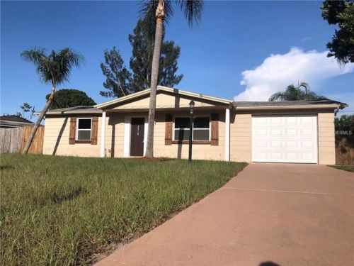 3518 Pinehurst Dr, Tarpon Springs, FL 34691-1720