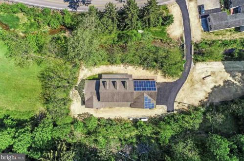 786 Arbor Dr, Red Lion PA  17356-8611 exterior