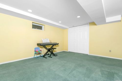 56 Haverford Rd, Hicksville NY  11801-3431 exterior