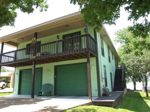 75 Lakeway Dr, Chita, TX 75862-8886
