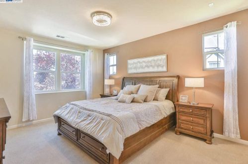 330 Langton Ct, San Ramon CA  94582-4692 exterior