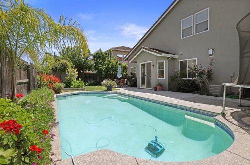 2369 Autumn Moon Way, Turlock, CA 95382-9755