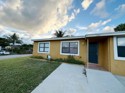 3105 Ocean Pkwy, Boynton Beach FL  33435-1652 exterior