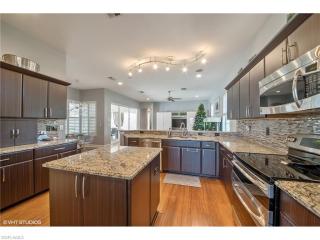 15863 Delasol Ln, Naples, FL 34110-2810